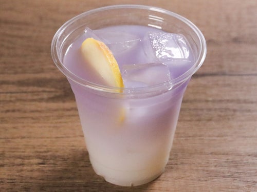 炭酸で割るだけ簡単アレンジ！「パープル・カルピスソーダ」